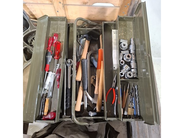 Weegschaal, gereedschap en steekwagen - afbeelding 6 van  10