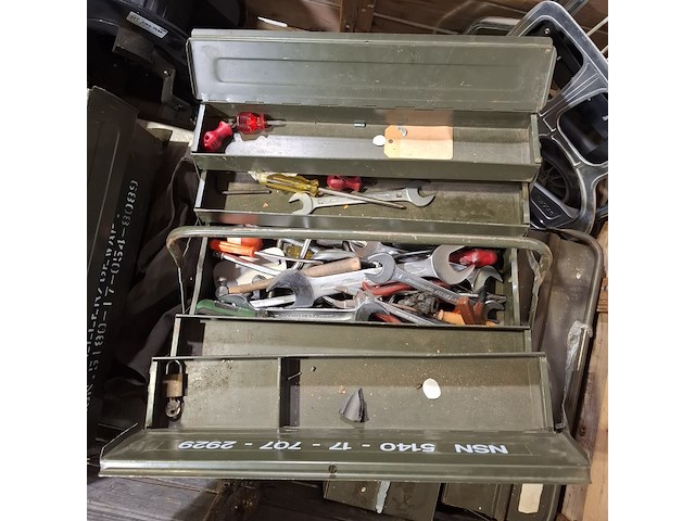 Weegschaal, gereedschap en steekwagen - afbeelding 8 van  10