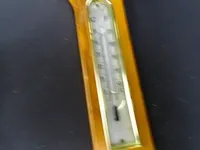 Weerstation in hout gevat met messing monturen - afbeelding 2 van  5