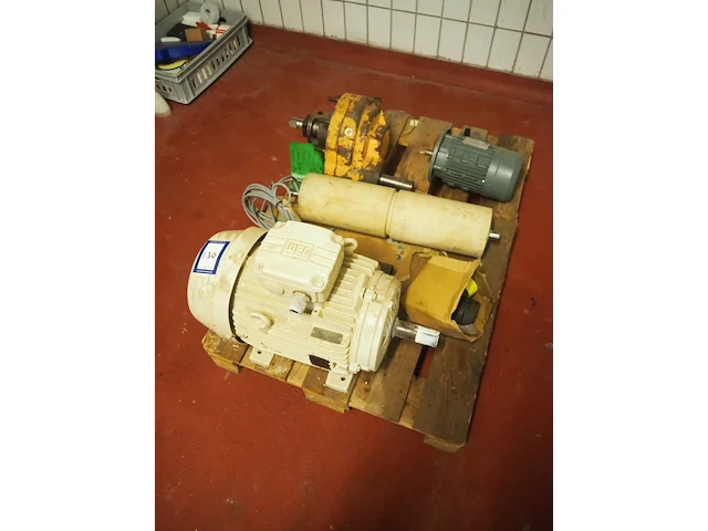 Weg / dutchi motors - afbeelding 1 van  8