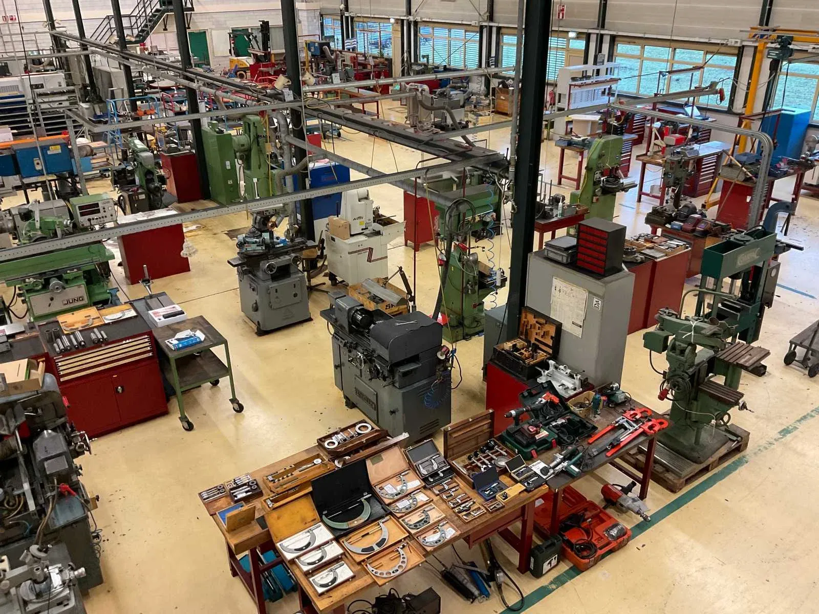 Wegens bedrijfsbeëindiging metaalbewerkingsbedrijf b&s special tools