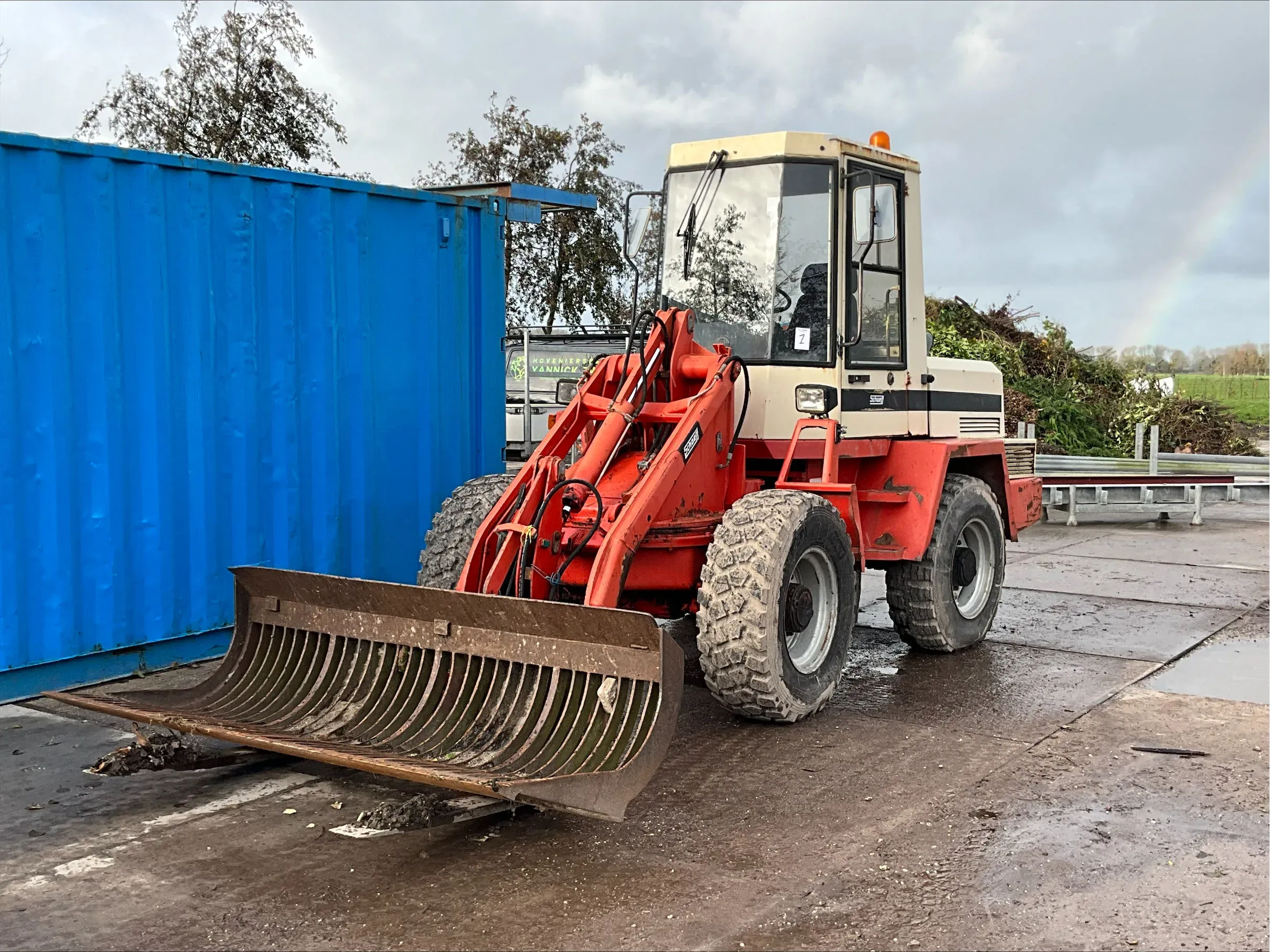 Wegens herorganisatie, vorkheftruck, units en bouwgereedschappen