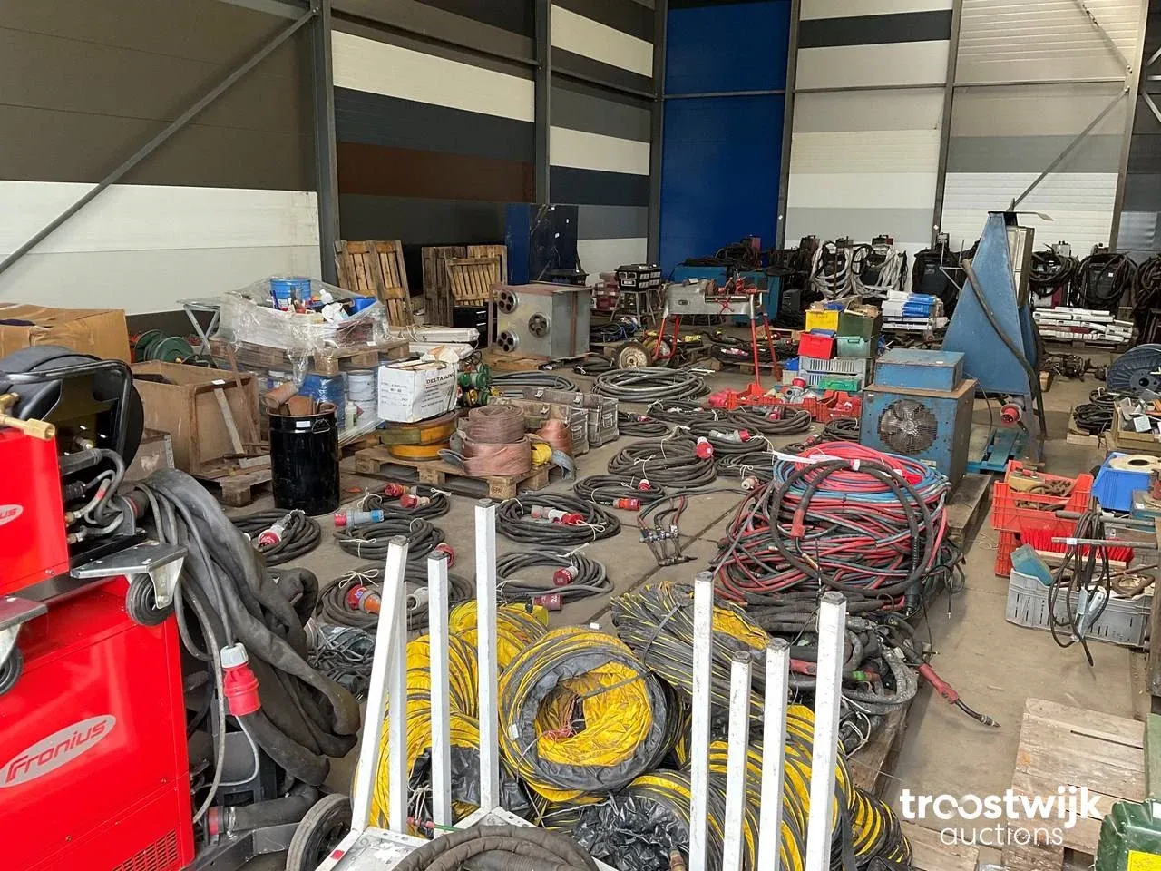 Wegens herorganiseren, containerunits en lasapparatuur