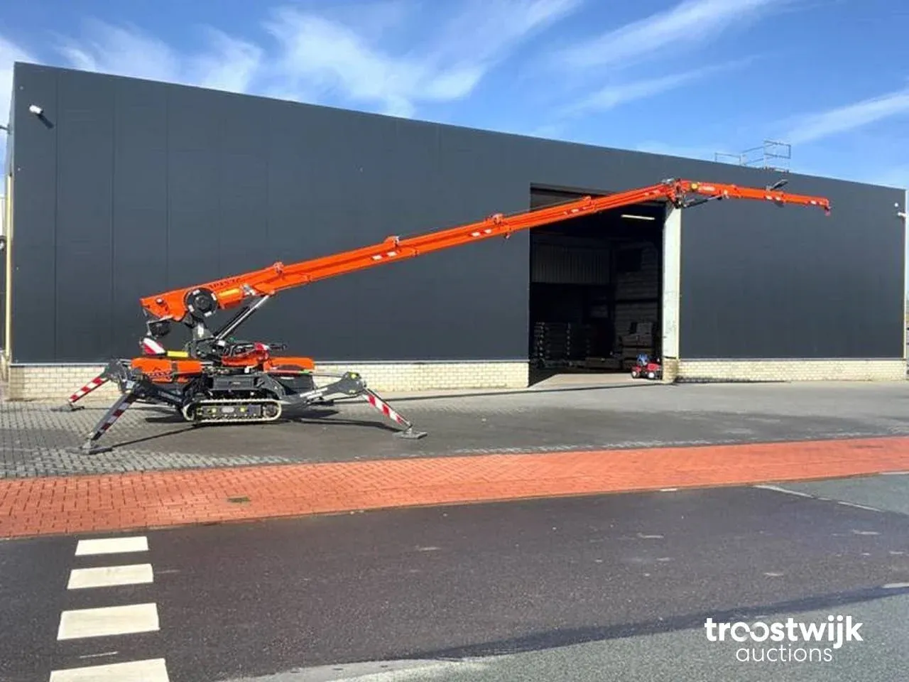 Wegens wijziging van bedrijfsactiviteit van layher blitz en layher allround steigermaterieel