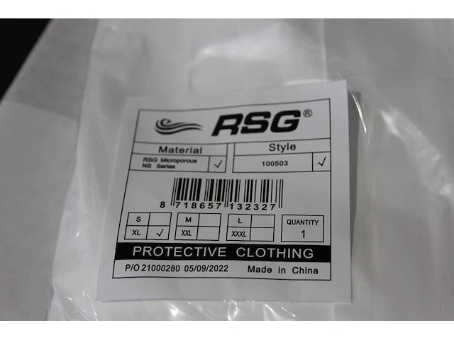 Wegwerp overalls rsg maat xl in 2 dozen. ca. 40 stuks. - afbeelding 3 van  3