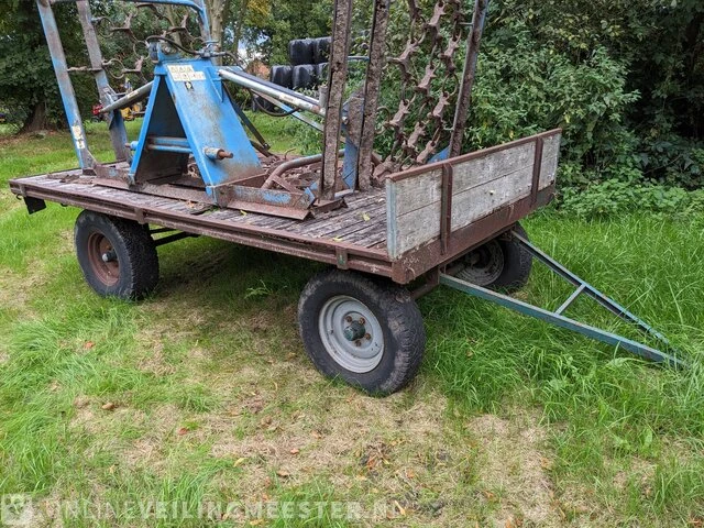 Weidesleep met landbouwwagen - afbeelding 4 van  23