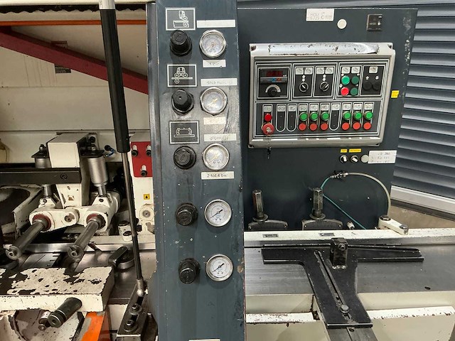 Weihai linares - concept dl3006 - vierzijdige profileer- en schaafmachine - afbeelding 13 van  17