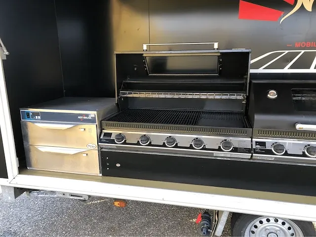 Weijer w2 barbecue foodtruck 2015 - afbeelding 5 van  33