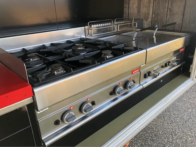 Weijer w2 barbecue foodtruck 2015 - afbeelding 8 van  33