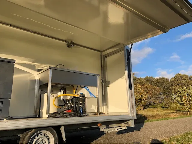 Weijer w2 barbecue foodtruck 2015 - afbeelding 21 van  33