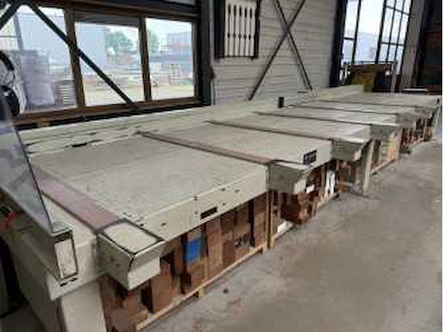 Weinig - 2004 - opticut s75-1 - afkortcirkelzaagmachine - afbeelding 17 van  18