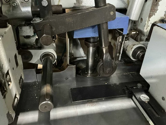 Weinig - 2006 - unimat 500 - vierzijdige profileer- en schaafmachine - afbeelding 12 van  14