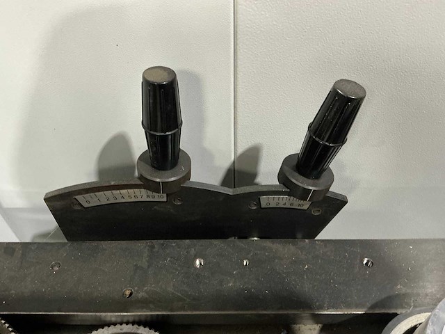 Weinig - 2006 - unimat 500 - vierzijdige profileer- en schaafmachine - afbeelding 2 van  12