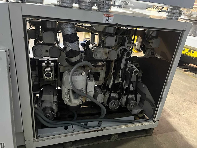 Weinig - 2009 - variomat - vierzijdige profileer- en schaafmachine - afbeelding 8 van  26