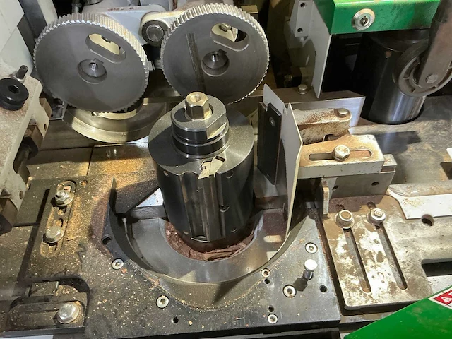Weinig - 2012 - variomat - vierzijdige profileer- en schaafmachine - afbeelding 4 van  17