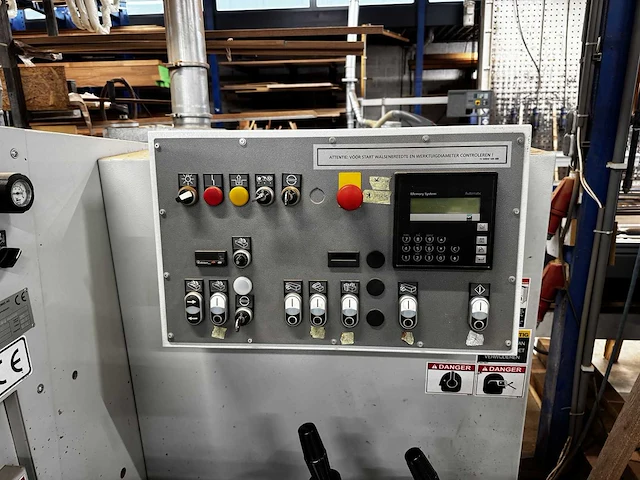 Weinig - 2012 - variomat - vierzijdige profileer- en schaafmachine - afbeelding 14 van  17