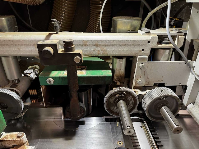 Weinig - 2012 - variomat - vierzijdige profileer- en schaafmachine - afbeelding 16 van  17