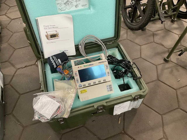 Welch allyn model 206el vital signs monitor - afbeelding 1 van  5