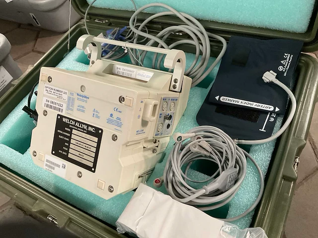 Welch allyn model 206el vital signs monitor - afbeelding 4 van  8