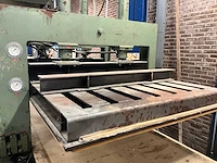 Wemhoner hydraulische pers met 2 rollenbanen - afbeelding 12 van  26