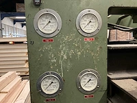 Wemhoner hydraulische pers met 2 rollenbanen - afbeelding 13 van  26