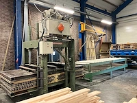 Wemhoner hydraulische pers met 2 rollenbanen - afbeelding 1 van  26