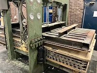 Wemhoner hydraulische pers met 2 rollenbanen - afbeelding 22 van  26