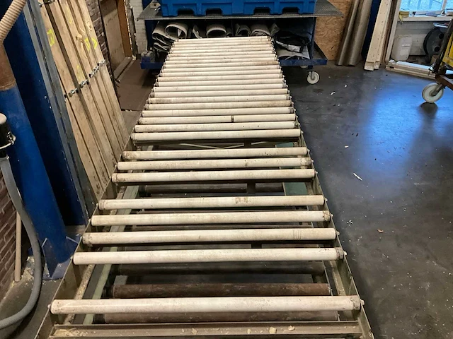 Wemhoner hydraulische pers met 2 rollenbanen - afbeelding 18 van  26