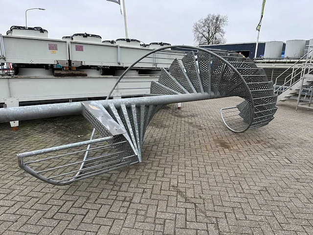 Wentel trap - afbeelding 1 van  7