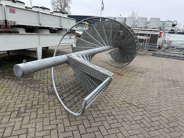 Wentel trap - afbeelding 2 van  7