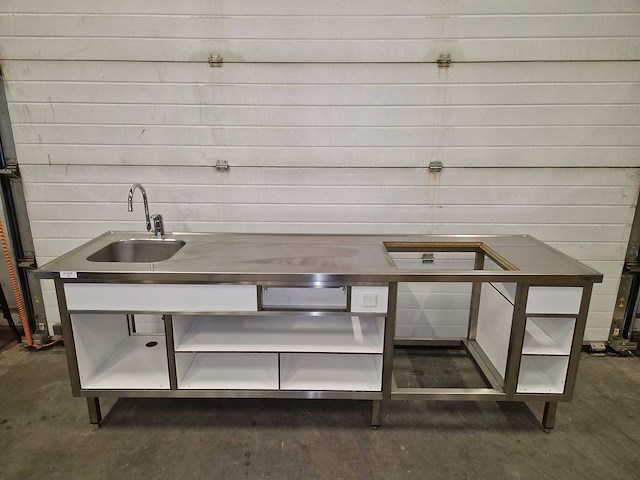 Werkbank - wastafel - buitenkeuken - 250 cm - afbeelding 1 van  2