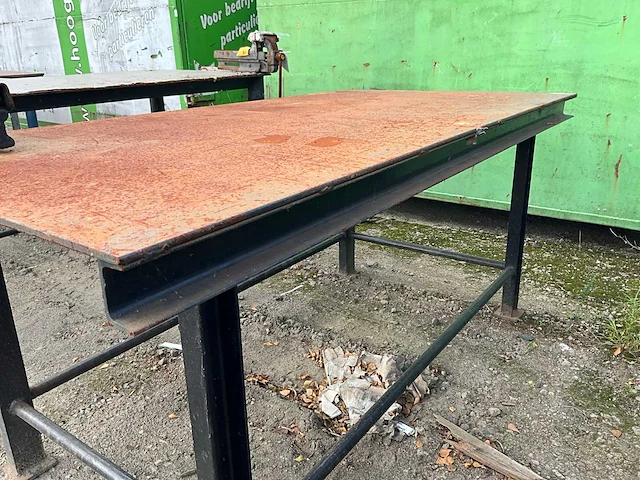 Werkbank met bankschroef - afbeelding 6 van  6