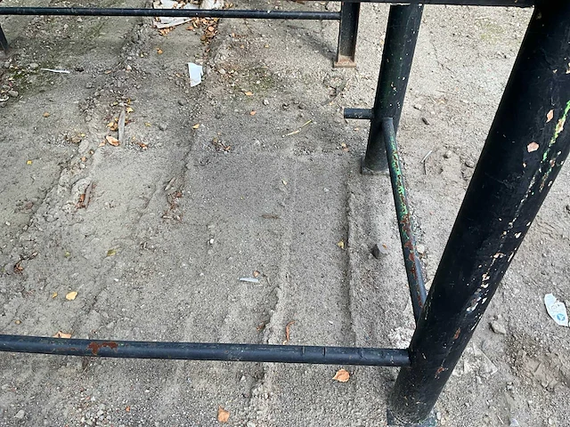 Werkbank met bankschroef - afbeelding 4 van  7
