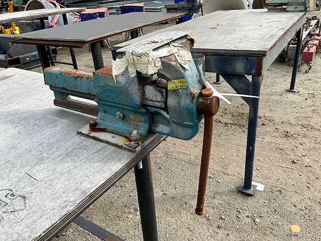 Werkbank met bankschroef - afbeelding 4 van  6