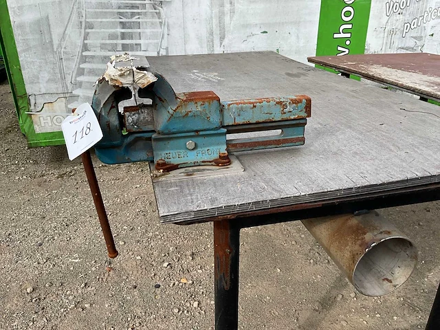Werkbank met bankschroef - afbeelding 5 van  6