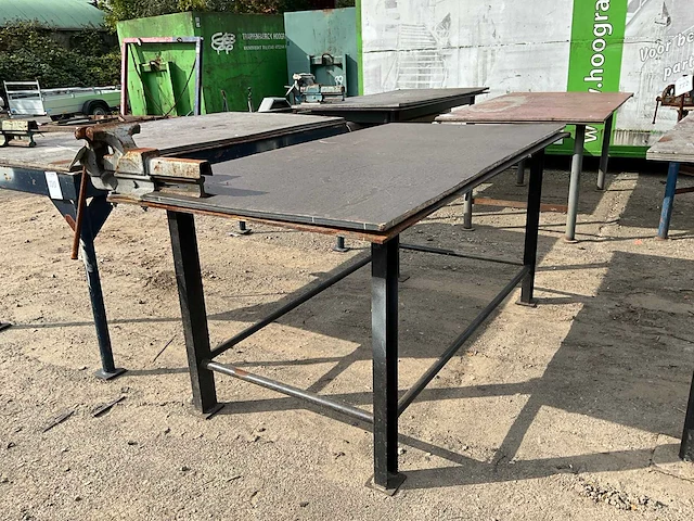 Werkbank met bankschroef - afbeelding 1 van  5
