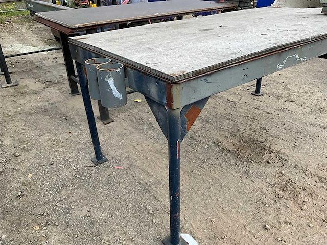 Werkbank met bankschroef - afbeelding 6 van  6