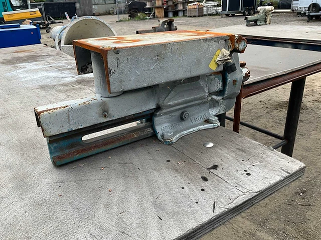 Werkbank met bankschroef - afbeelding 5 van  5
