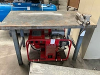Werkbank met bankschroef - afbeelding 2 van  6