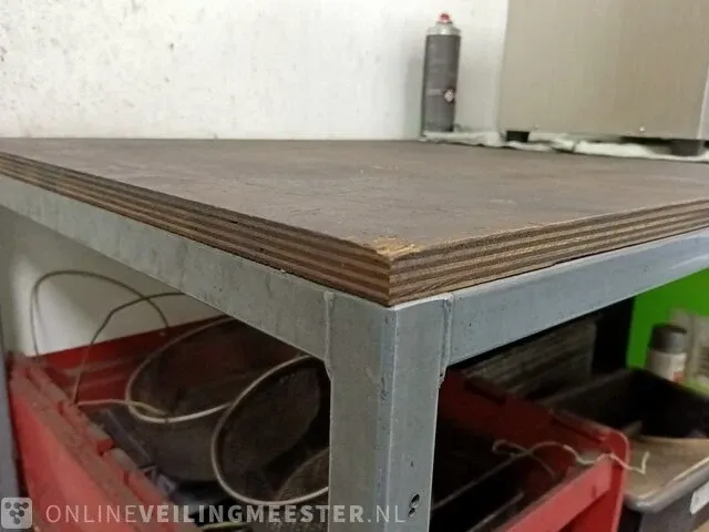 Werkbank met inhoud - afbeelding 6 van  10