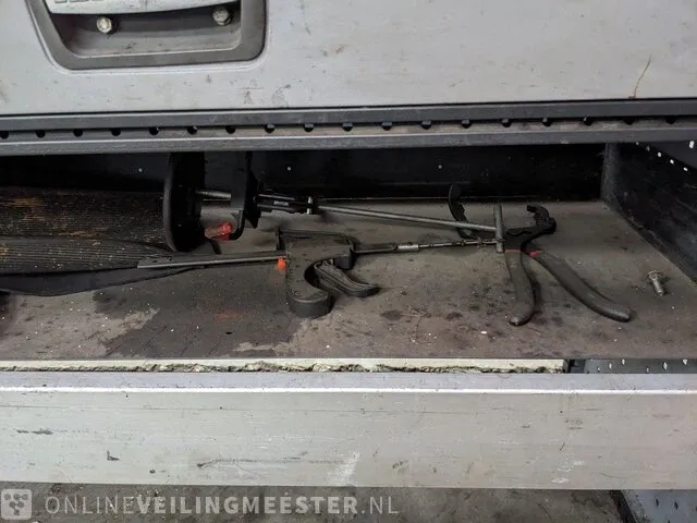 Werkbank met inhoud - afbeelding 4 van  16