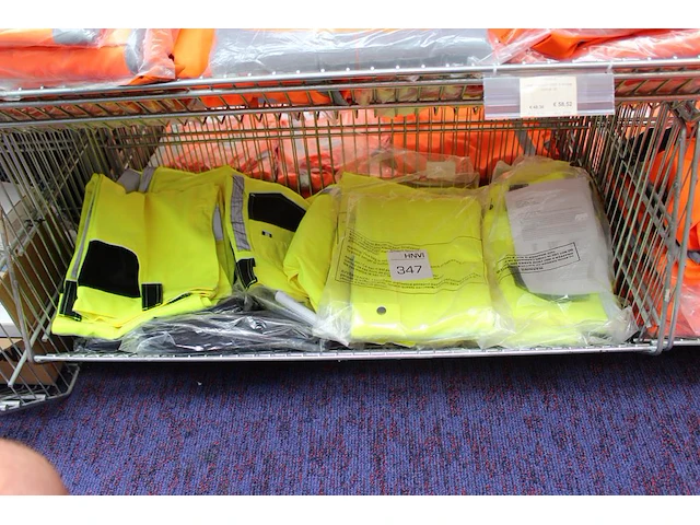 Werkbroeken diverse maten en uitvoeringen 15 stuks. excl. draadmand - afbeelding 1 van  2
