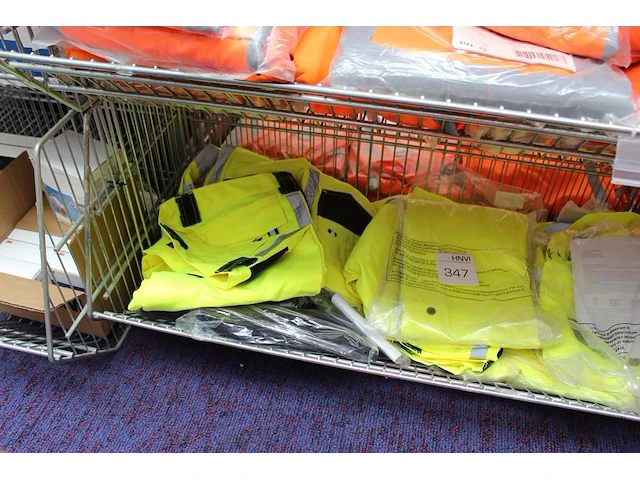 Werkbroeken diverse maten en uitvoeringen 15 stuks. excl. draadmand - afbeelding 2 van  2