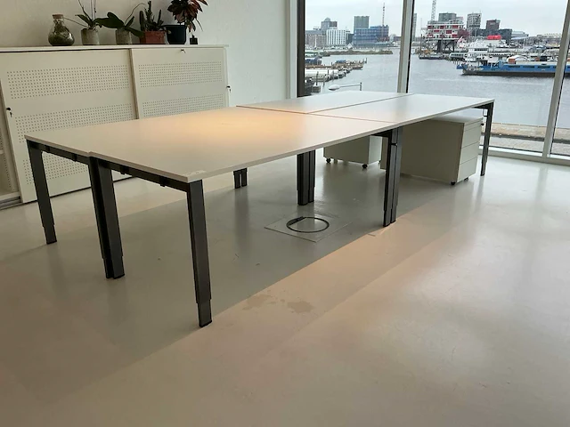 Werkeiland (4 bureau’s) (4x) - afbeelding 1 van  7