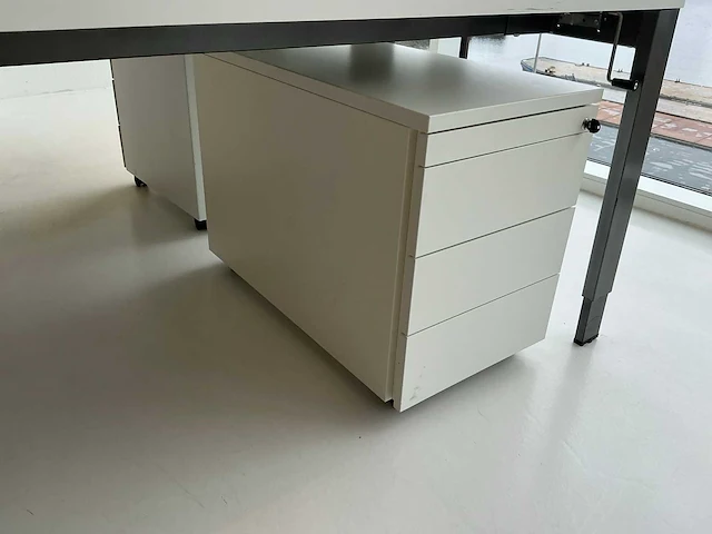Werkeiland (4 bureau’s) (4x) - afbeelding 3 van  7