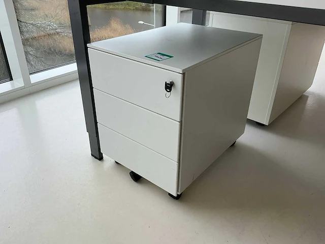 Werkeiland (4 bureau’s) (4x) - afbeelding 6 van  7