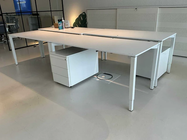 Werkeiland (4 bureau’s) (4x) - afbeelding 1 van  6