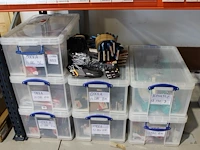 Werkhandschoenen in diverse maten en uitvoeringen in 7 kunststof bakken. - afbeelding 1 van  4