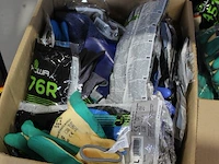 Werkhandschoenen in drie dozen w.o. showa en worktoolcenter. - afbeelding 2 van  3