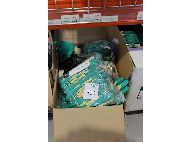 Werkhandschoenen in drie dozen w.o. showa en worktoolcenter. - afbeelding 3 van  3